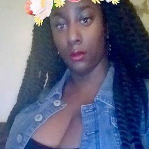 Meet your Posher, Amina